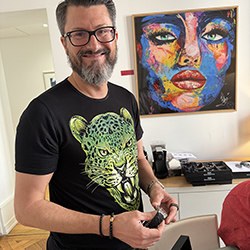 Генеральный директор, дизайнер Bomberg - David Sanchez (Дэвид Санчез)